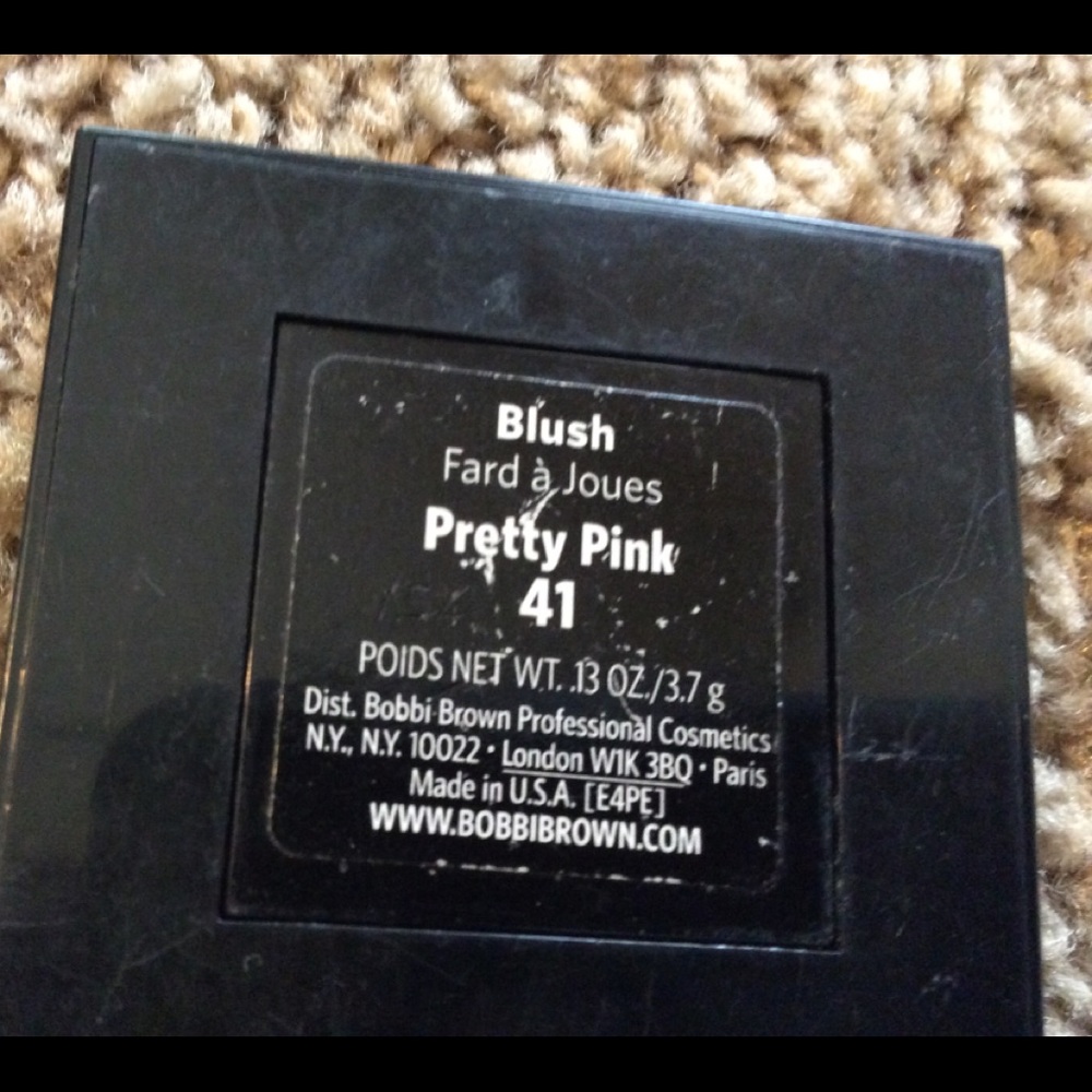 Pretty pink blush - Picture 2 of 3